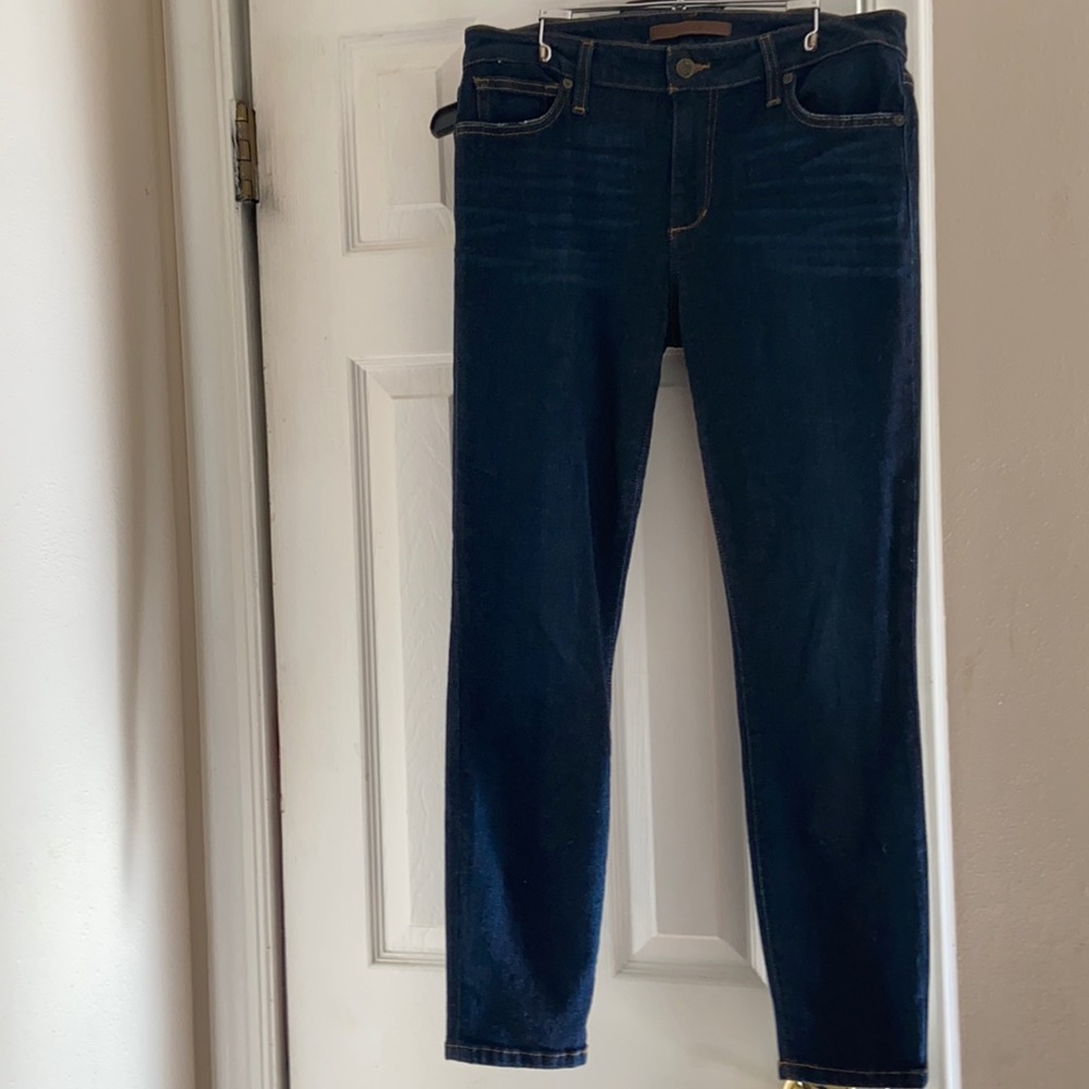 Joe’s Jeans in great shape. Super soft and stretch denim. Mid- rise waist.